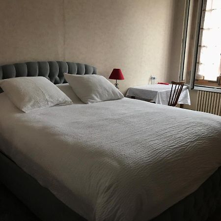 Logis Le Cheval Blanc Hotel Saint-Just  Eksteriør billede