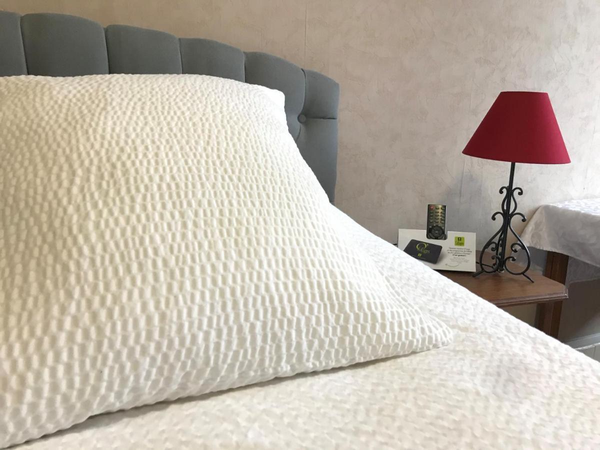 Logis Le Cheval Blanc Hotel Saint-Just  Eksteriør billede
