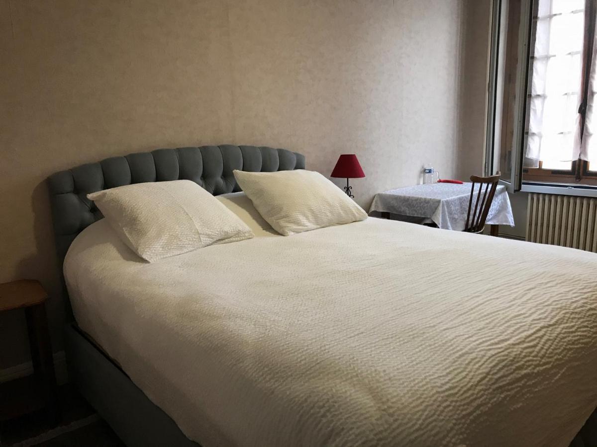 Logis Le Cheval Blanc Hotel Saint-Just  Eksteriør billede