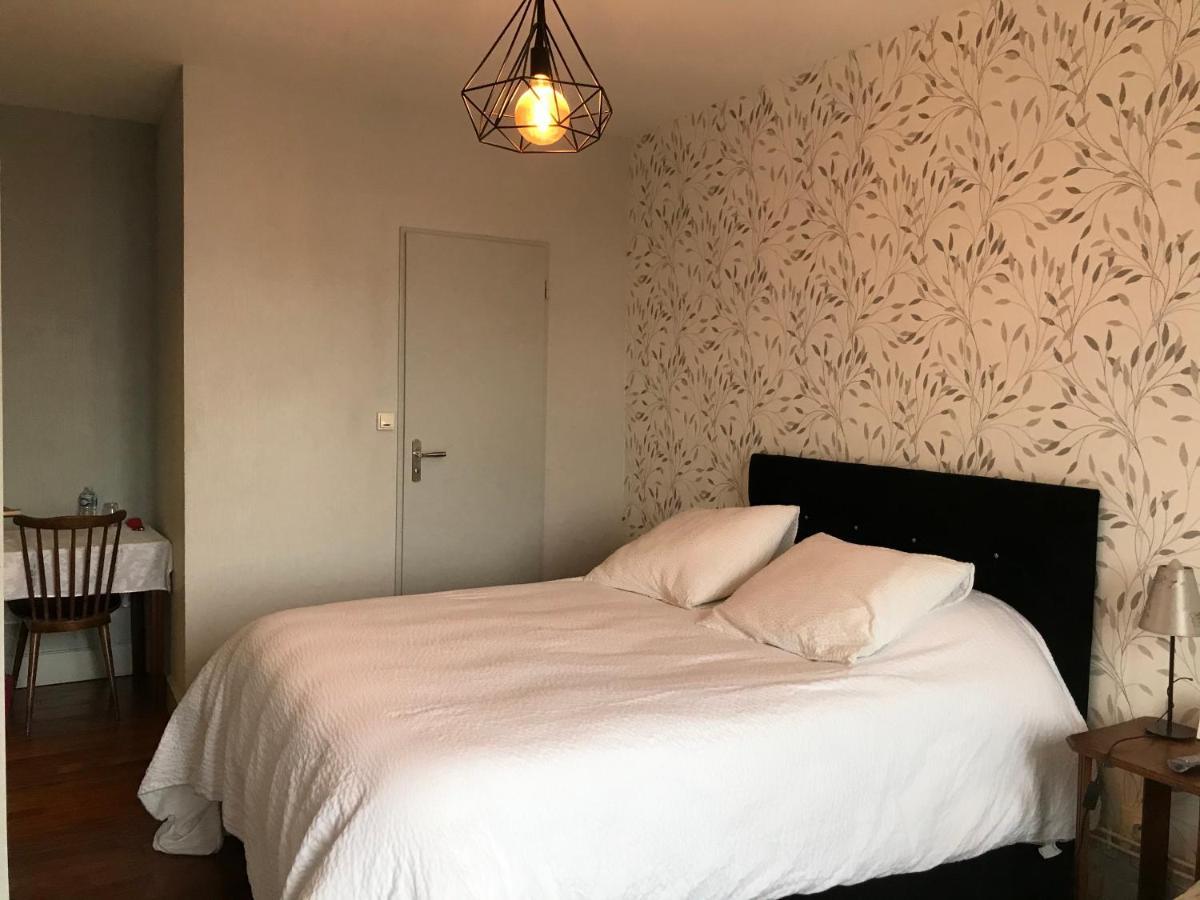 Logis Le Cheval Blanc Hotel Saint-Just  Eksteriør billede