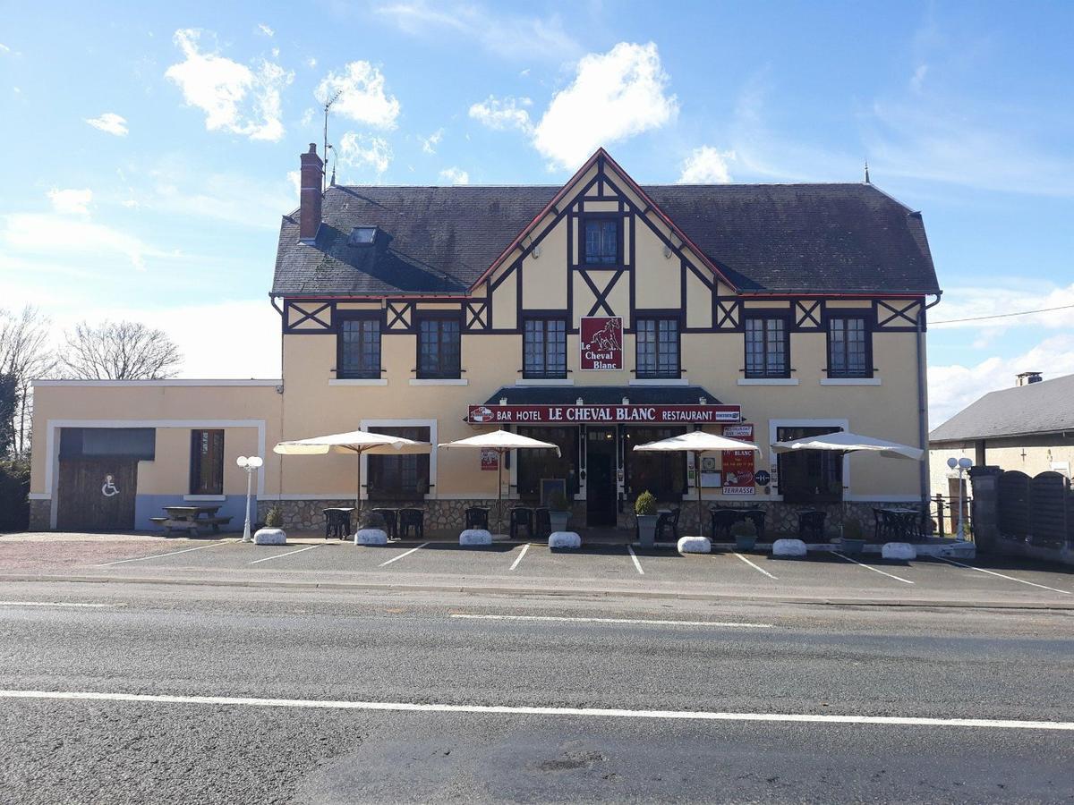 Logis Le Cheval Blanc Hotel Saint-Just  Eksteriør billede